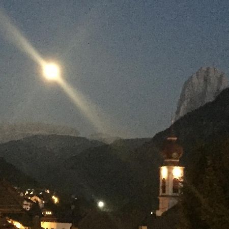 Garni Toni Hotel Urtijëi Buitenkant foto