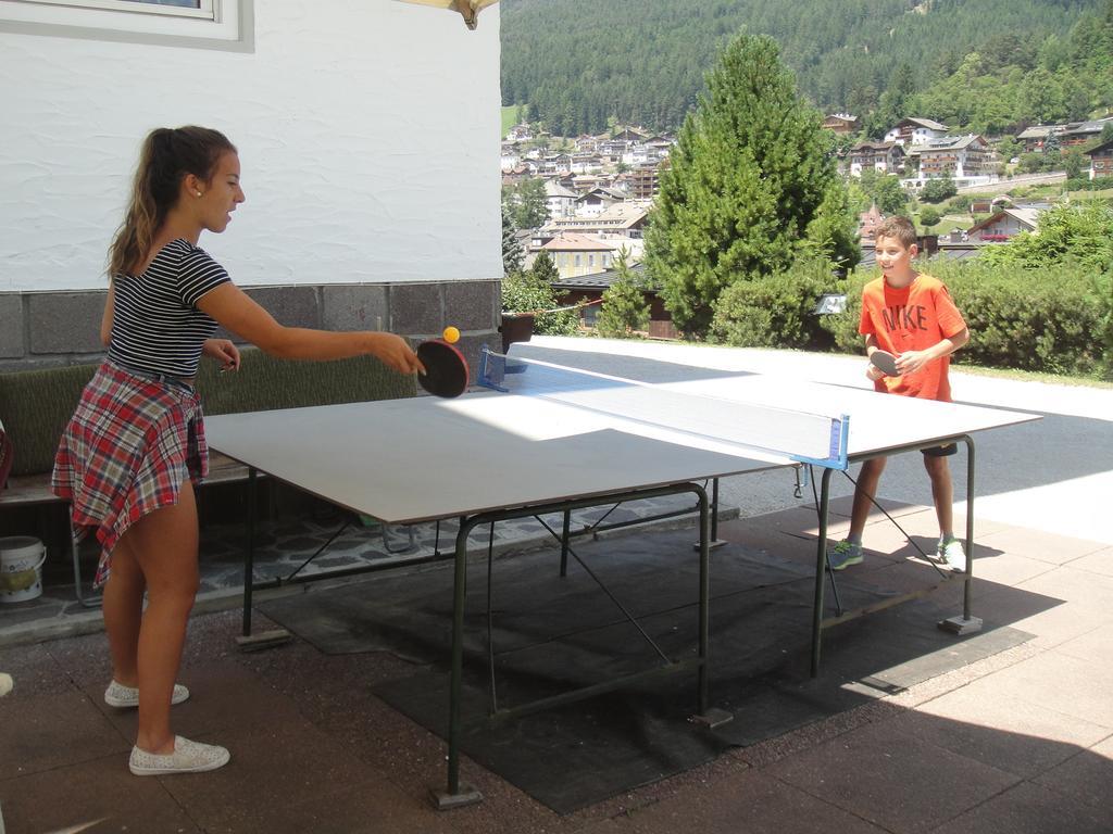 Garni Toni Hotel Urtijëi Buitenkant foto