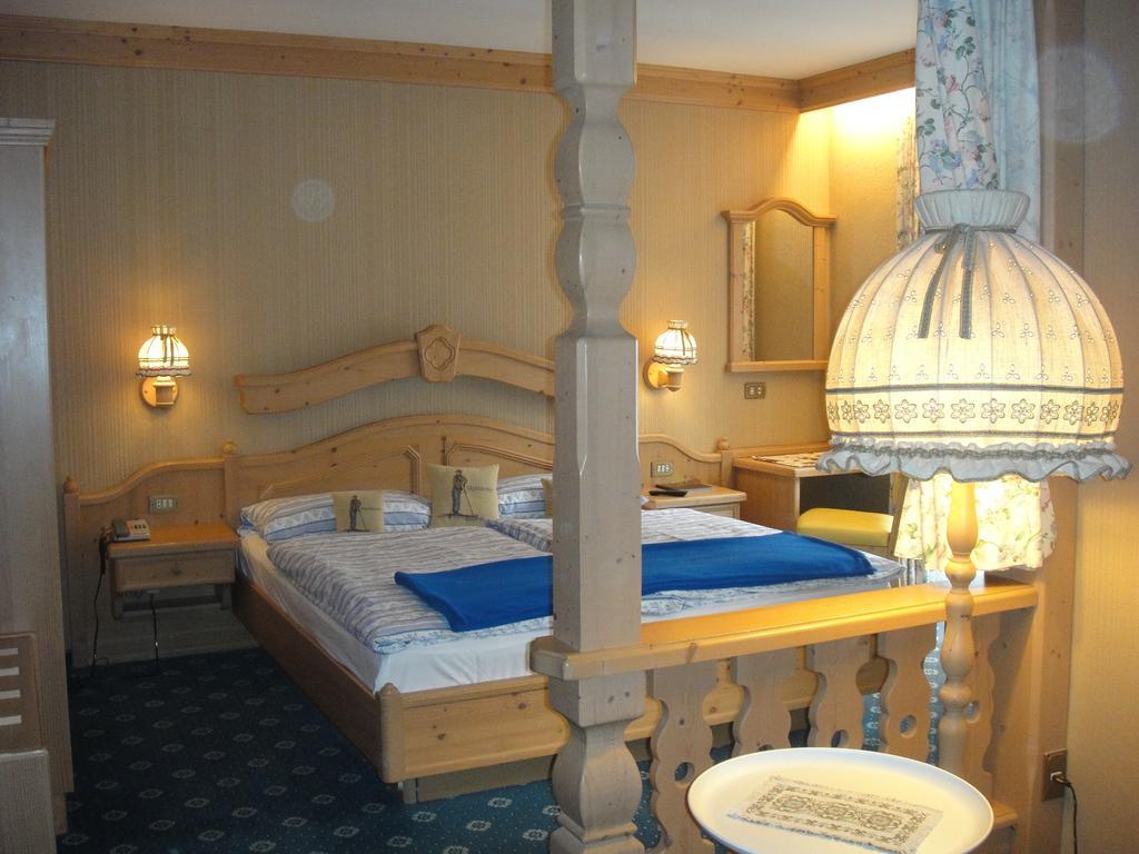 Garni Toni Hotel Urtijëi Buitenkant foto