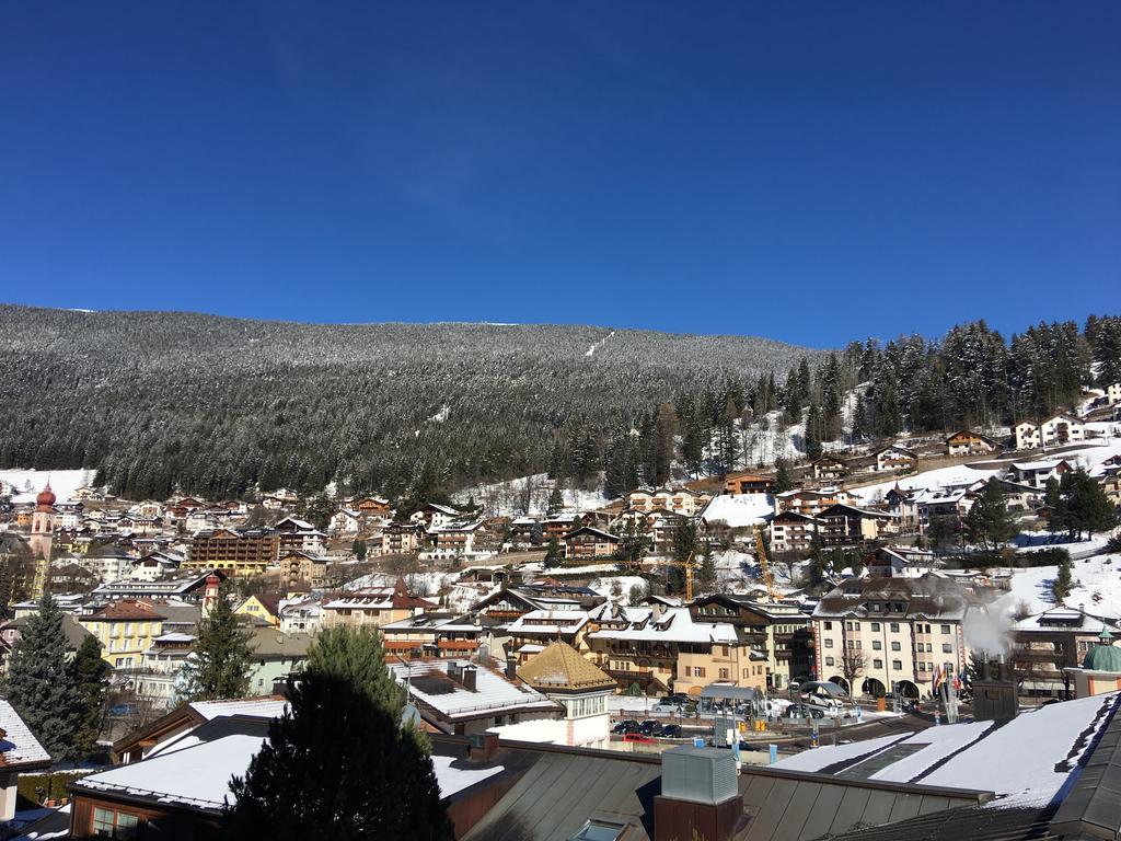 Garni Toni Hotel Urtijëi Buitenkant foto