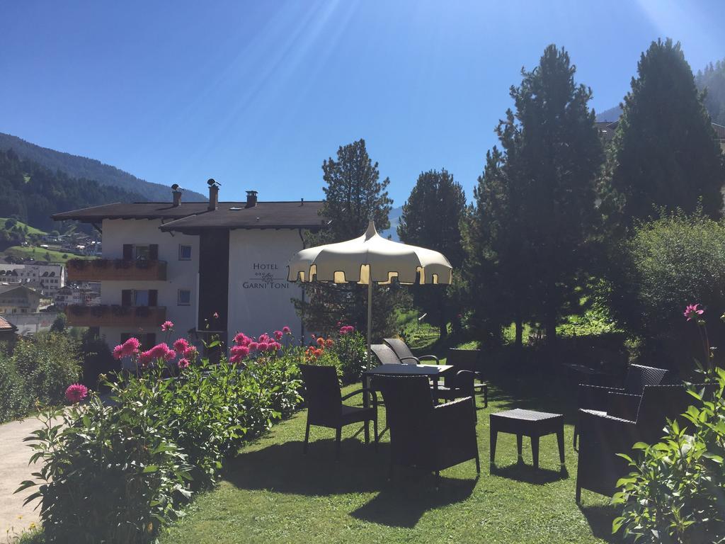 Garni Toni Hotel Urtijëi Buitenkant foto