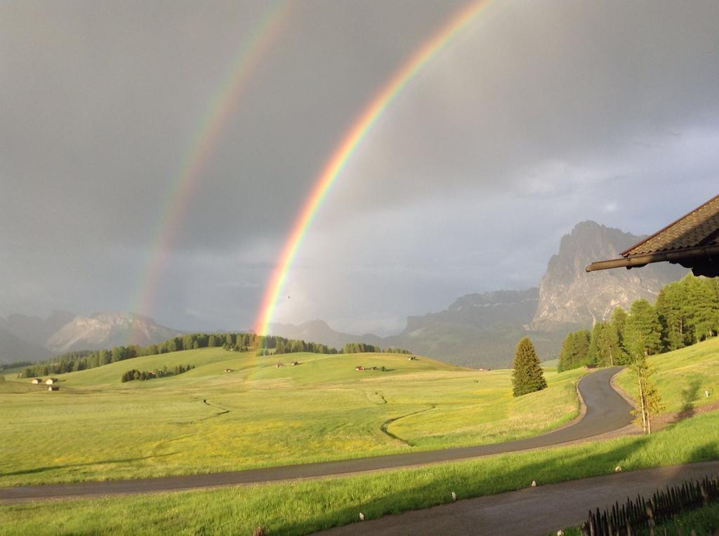Garni Toni Hotel Urtijëi Buitenkant foto