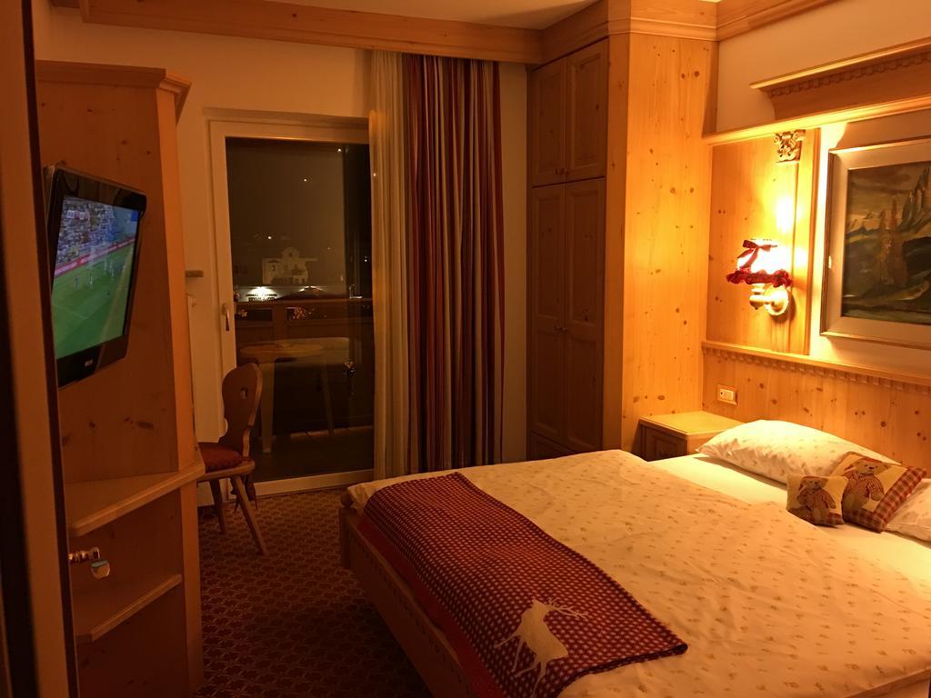 Garni Toni Hotel Urtijëi Buitenkant foto
