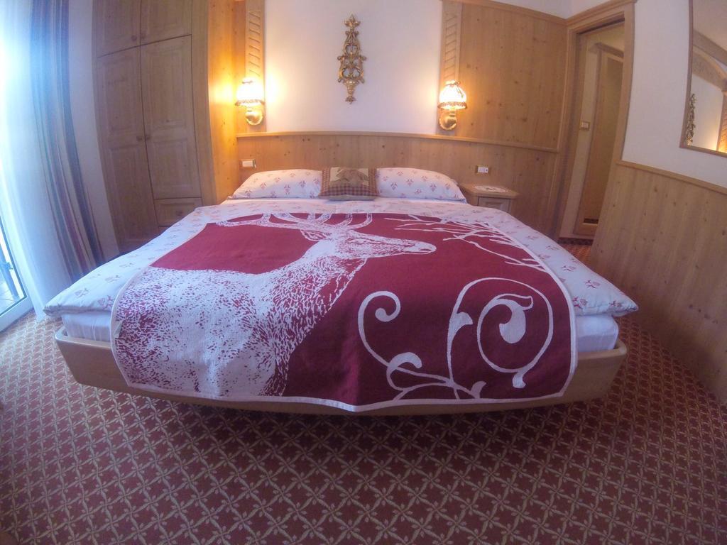 Garni Toni Hotel Urtijëi Buitenkant foto